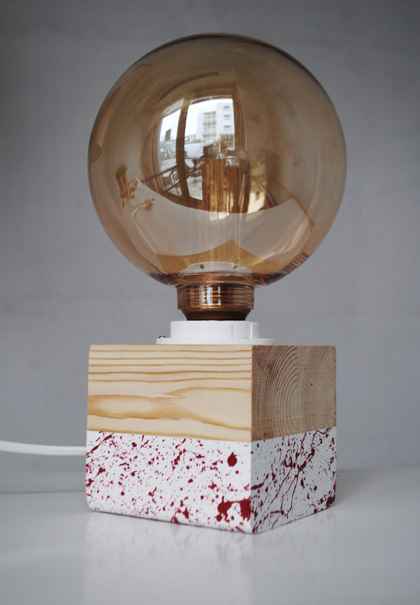 Χειροποίητο Ξύλινο Επιτραπέζιο Φωτιστικό 'Edison Cube Spruce Splashes'