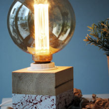 Handmade Wooden Edison cube Table Lamp 'Spruce Multi' Splashes