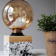 Handmade Wooden Edison cube Table Lamp 'Spruce Multi' Splashes