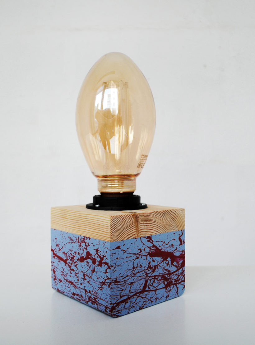 Χειροποίητο Ξύλινο Επιτραπέζιο Φωτιστικό 'Edison Cube Spruce Splashes'