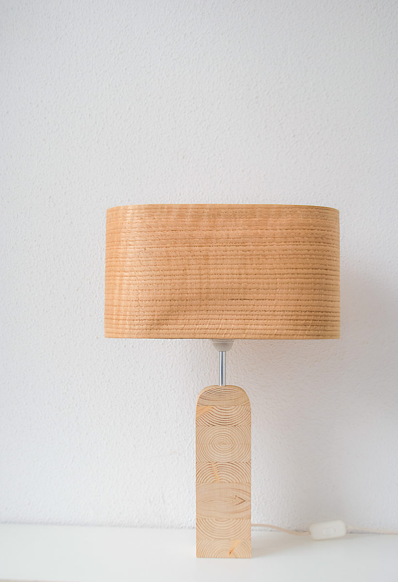 Handmade Wooden Table Lamp 'Motif Wood 3 Oak Wagon'