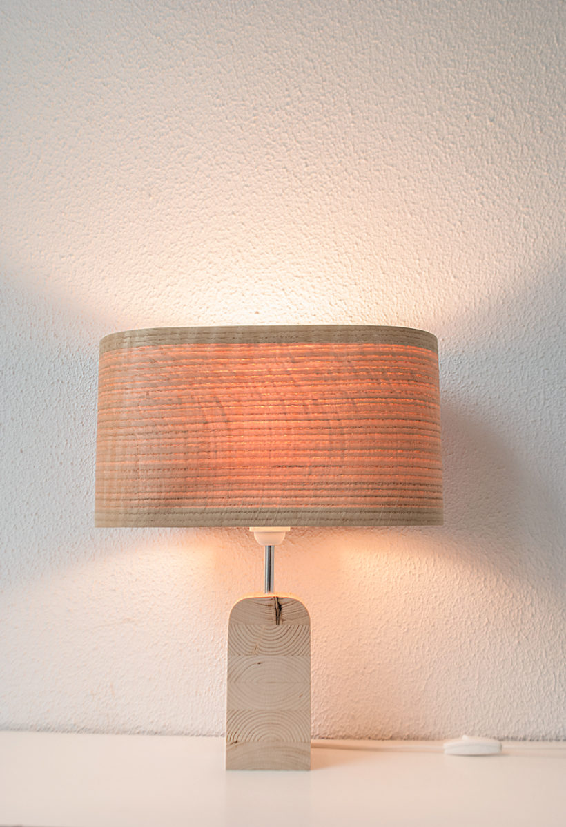 Handmade Wooden Table Lamp 'Motif Wood 2 Oak Wagon'