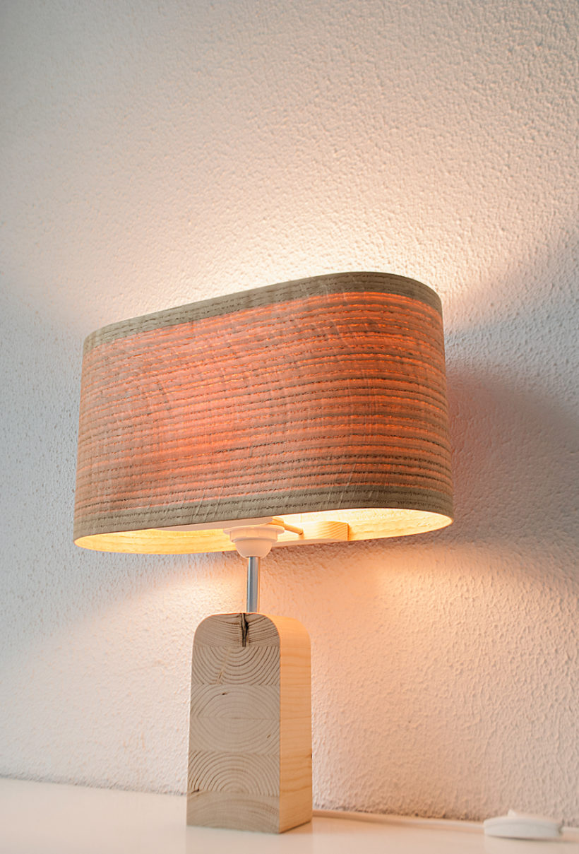 Handmade Wooden Table Lamp 'Motif Wood 2 Oak Wagon'