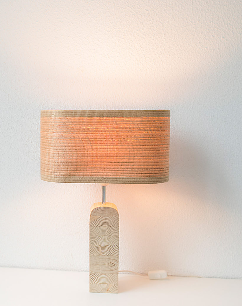 Handmade Wooden Table Lamp 'Motif Wood 3 Oak Wagon'
