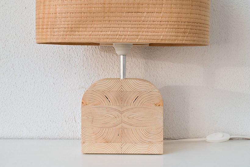 Handmade Wooden Table Lamp 'Motif Wood 4 Oak Wagon'