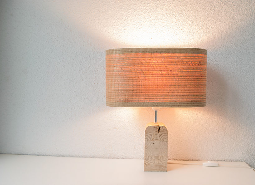 Handmade Wooden Table Lamp 'Motif Wood 2 Oak Wagon'