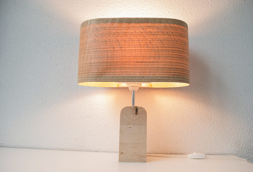 Handmade Wooden Table Lamp 'Motif Wood 2 Oak Wagon'