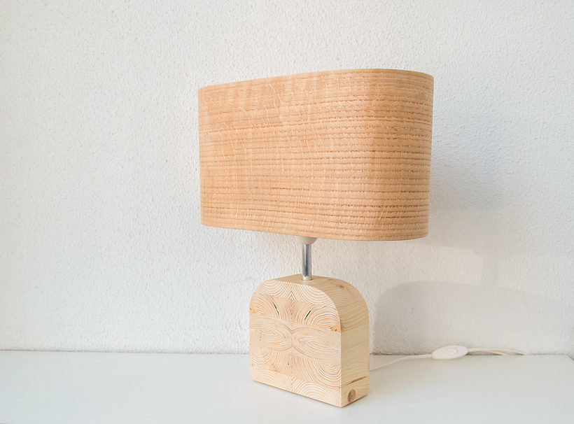 Handmade Wooden Table Lamp 'Motif Wood 4 Oak Wagon'
