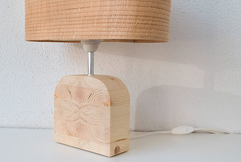 Handmade Wooden Table Lamp 'Motif Wood 4 Oak Wagon'