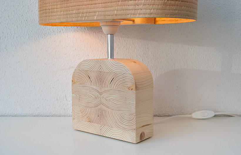 Handmade Wooden Table Lamp 'Motif Wood 4 Oak Wagon'