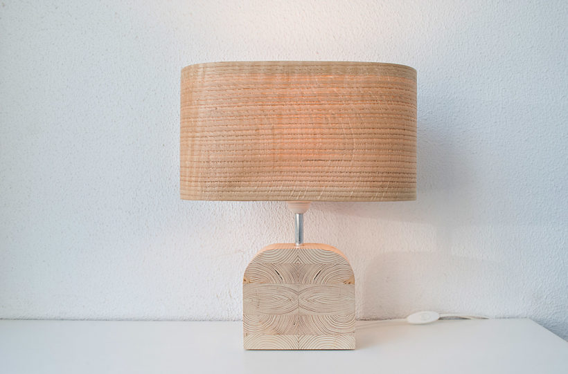 Handmade Wooden Table Lamp 'Motif Wood 4 Oak Wagon'