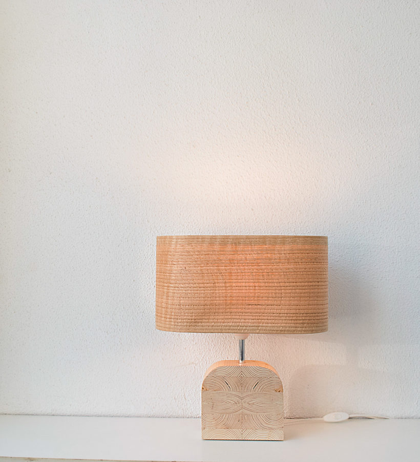 Handmade Wooden Table Lamp 'Motif Wood 4 Oak Wagon'