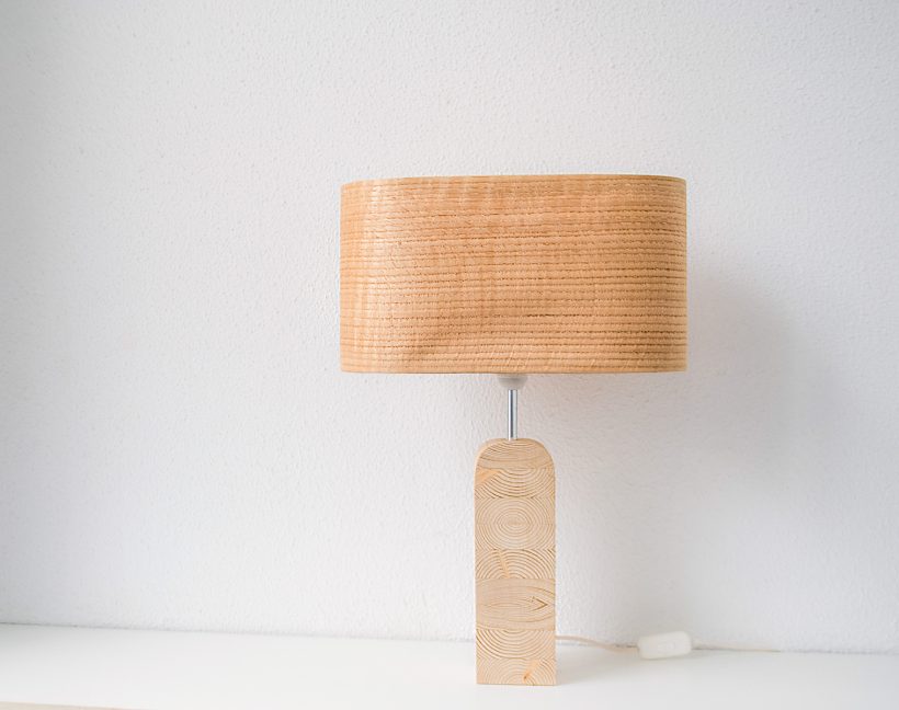 Handmade Wooden Table Lamp 'Motif Wood 3 Oak Wagon'
