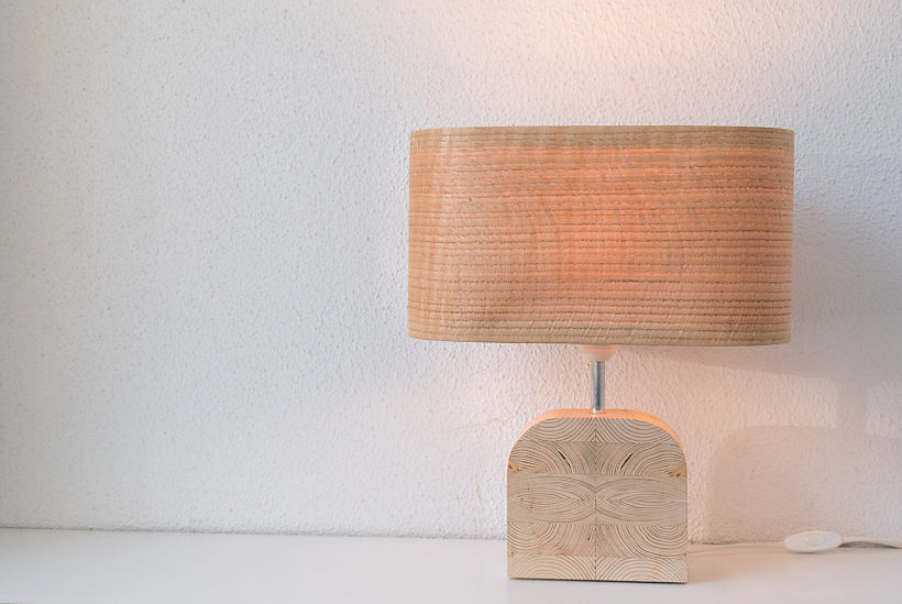 Handmade Wooden Table Lamp 'Motif Wood 4 Oak Wagon'