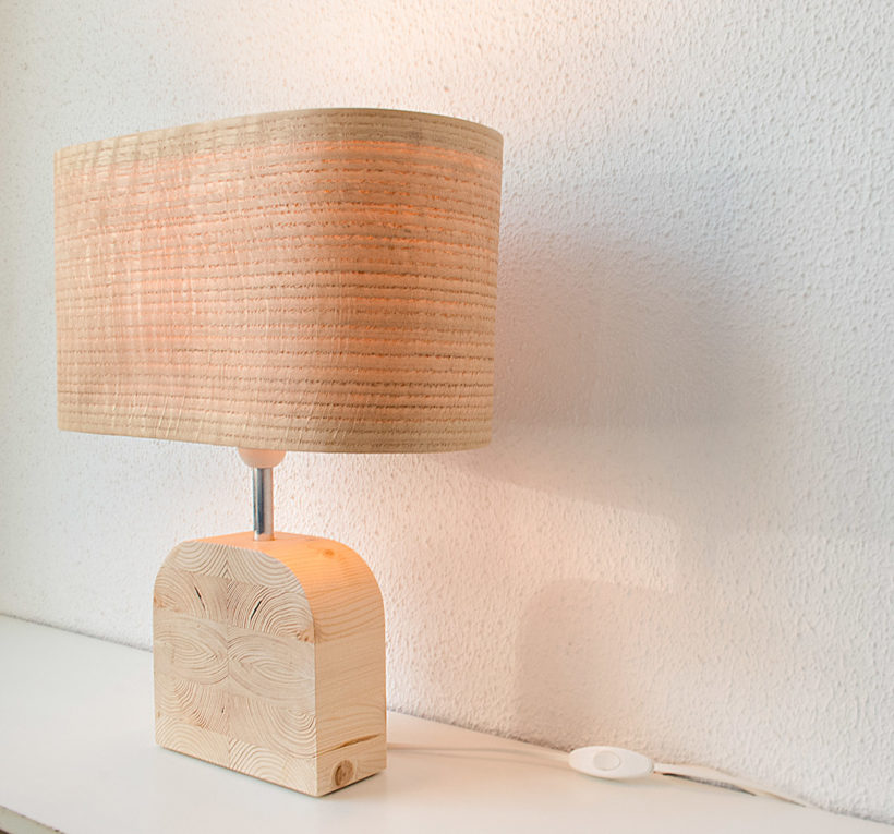 Handmade Wooden Table Lamp 'Motif Wood 4 Oak Wagon'