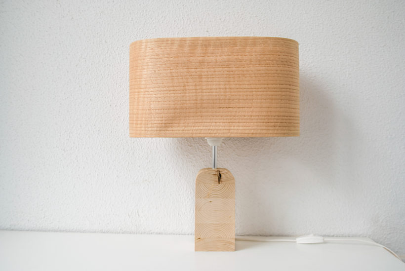 Handmade Wooden Table Lamp 'Motif Wood 2 Oak Wagon'