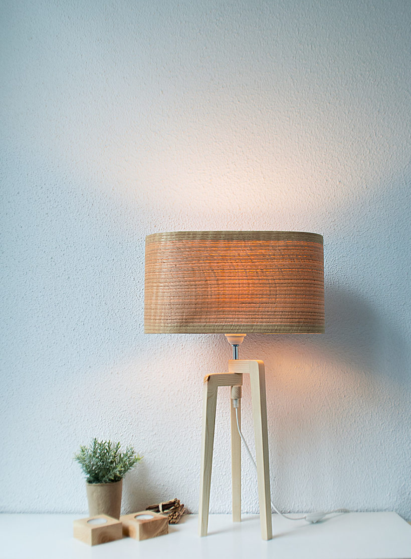 Handmade Wooden Table Lamp 'Tripod II Mini Oak Wagon'