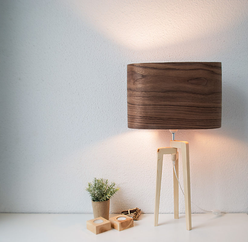 Handmade Wooden Table Lamp 'Tripod II Mini Walnut Wagon'