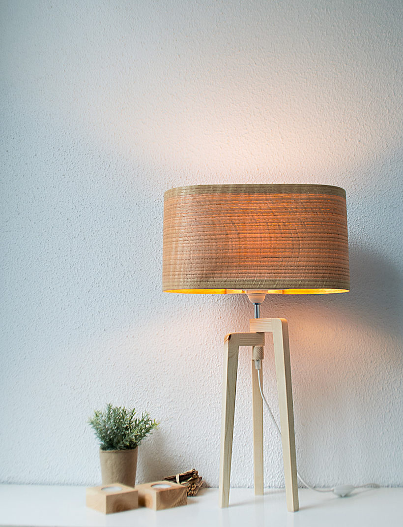 Handmade Wooden Table Lamp 'Tripod II Mini Oak Wagon'