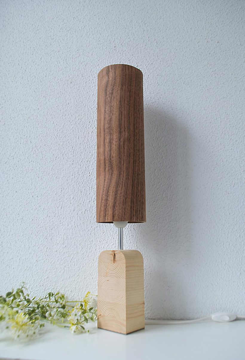 Χειροποίητο Ξύλινο Επιτραπέζιο Φωτιστικό 'Motif Wood 2 Walnut Tall'