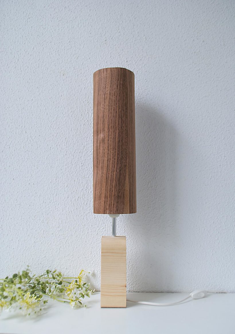 Χειροποίητο Ξύλινο Επιτραπέζιο Φωτιστικό 'Motif Wood 2 Walnut Tall'