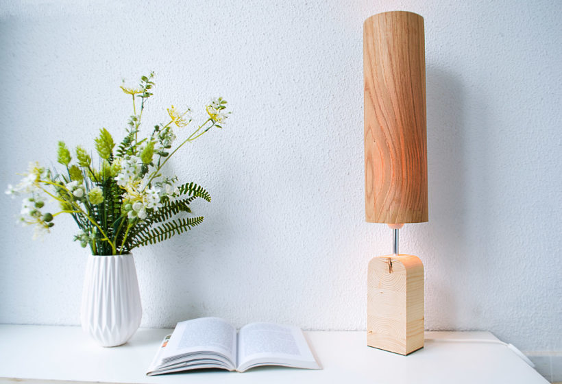 Χειροποίητο Ξύλινο Επιτραπέζιο Φωτιστικό 'Motif Wood 2 Oak Tall'