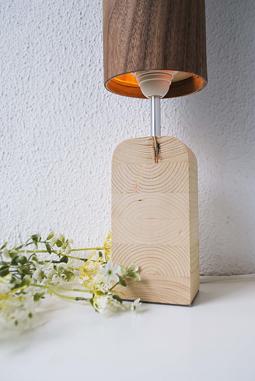 Χειροποίητο Ξύλινο Επιτραπέζιο Φωτιστικό 'Motif Wood 2 Walnut Tall'