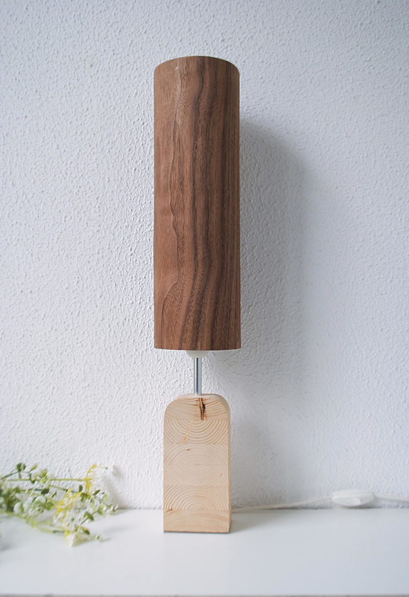 Χειροποίητο Ξύλινο Επιτραπέζιο Φωτιστικό 'Motif Wood 2 Walnut Tall'