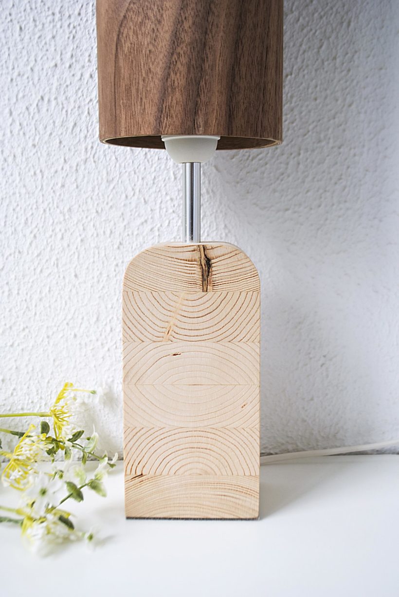 Χειροποίητο Ξύλινο Επιτραπέζιο Φωτιστικό 'Motif Wood 2 Walnut Tall'