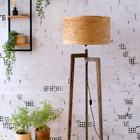 Handmade Wooden Floor Lamp 'Tripod II Oak Rustic Paint Base' Handmade Wooden Floor Lamp 'Tripod II Oak Rustic Paint Base'