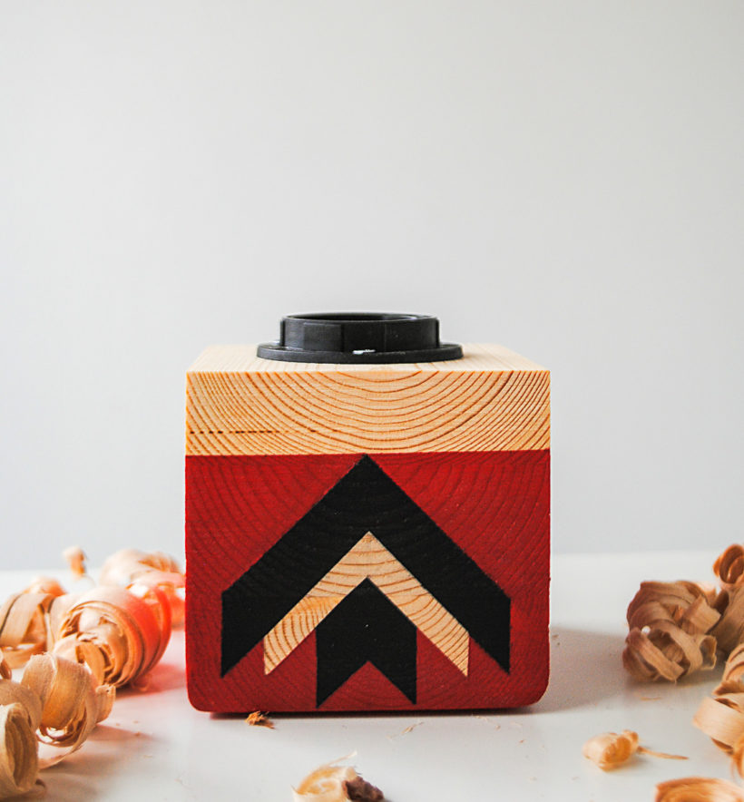 Χειροποίητο Ξύλινο Επιτραπέζιο Φωτιστικό 'Edison Cube Spruce Geometric'