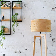 Χειροποίητο Ξύλινο Φωτιστικό Δαπέδου ‘Tripod II Oak Rustic’ Χειροποίητο Ξύλινο Φωτιστικό Δαπέδου ‘Tripod II Oak Rustic’