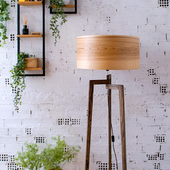 Handmade Wooden Floor Lamp 'Tripod II Olivie Paint Base'