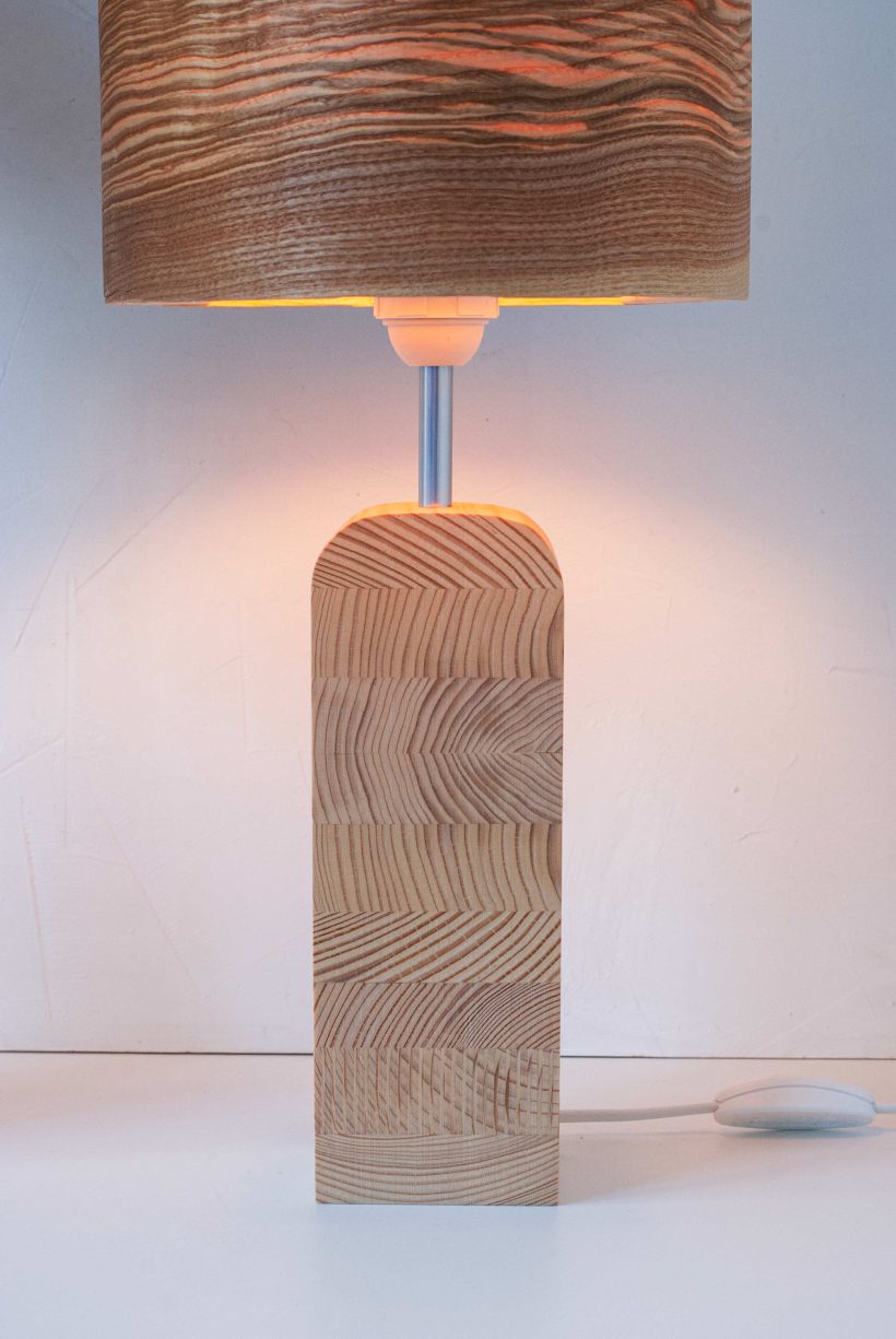 Χειροποίητο Ξύλινο Επιτραπέζιο Φωτιστικό 'Motif Wood 3 Olive'