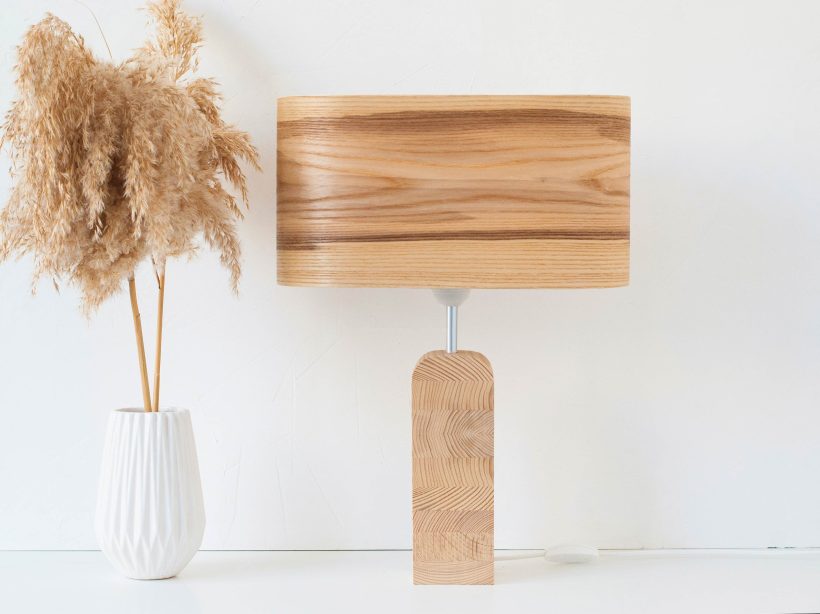 Handmade Wooden Table Lamp 'Motif Wood 3 Olivie Wagon'