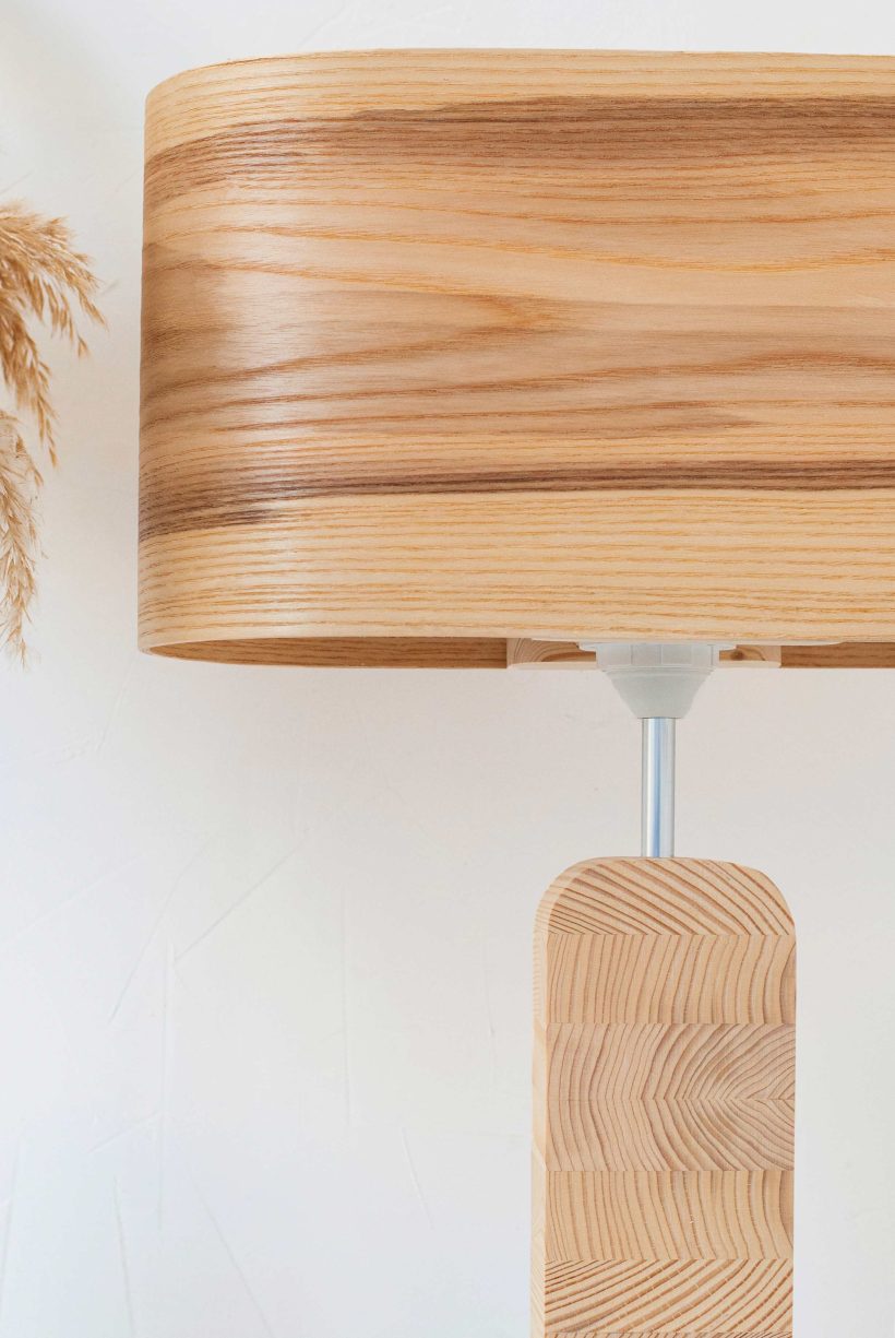 Handmade Wooden Table Lamp 'Motif Wood 3 Olivie Wagon'