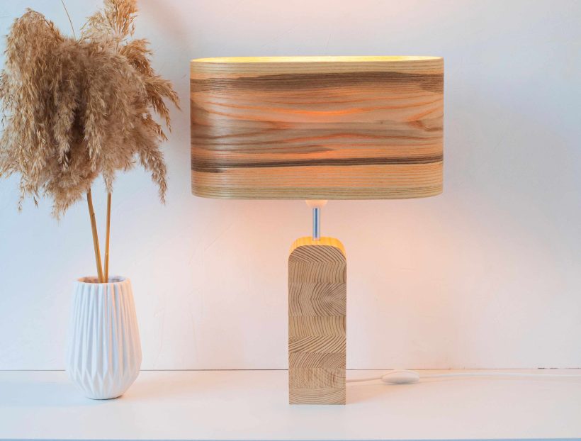 Handmade Wooden Table Lamp 'Motif Wood 3 Olivie Wagon'