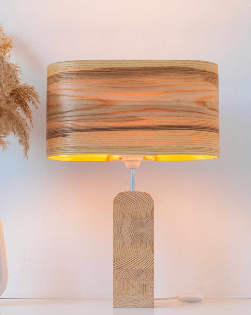 Handmade Wooden Table Lamp 'Motif Wood 3 Olivie Wagon'